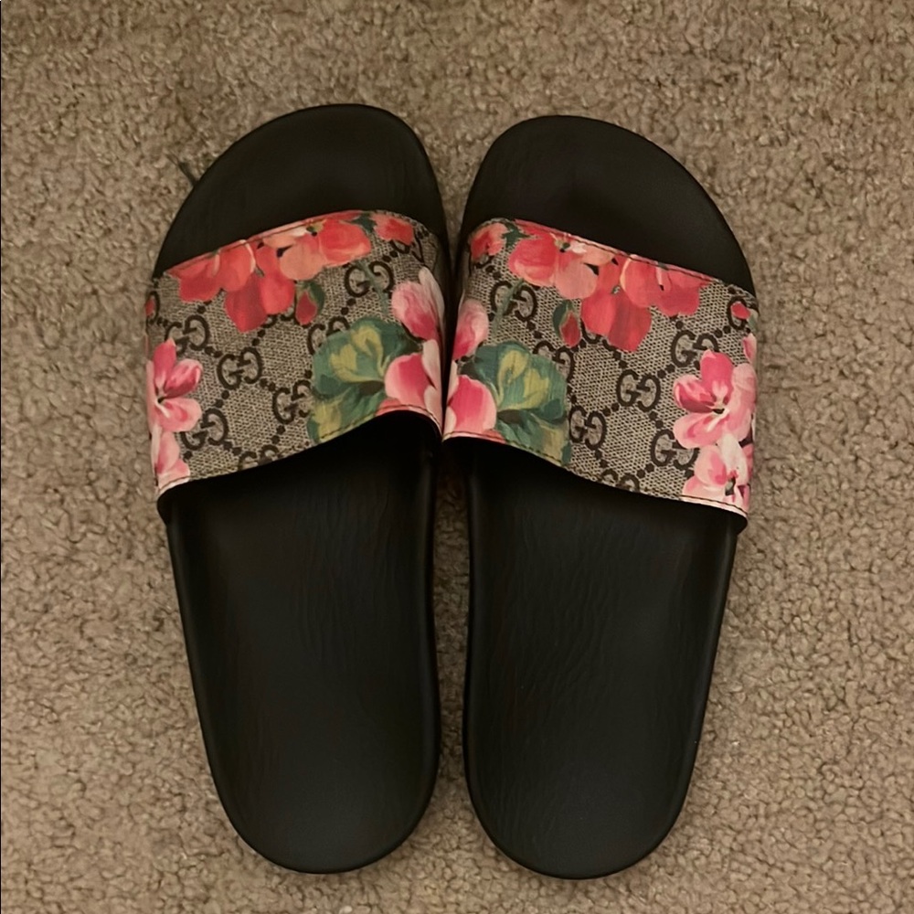 Gucci Black and Pink Floral Sandals
